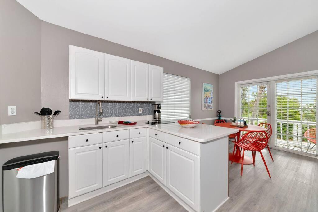 Walk To The Beach - Island Villa Siesta Key Exterior foto